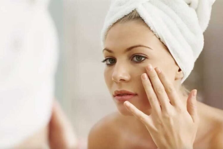 Les Secrets d'une Peau Radieuse : Guide Complet des Soins du Visage