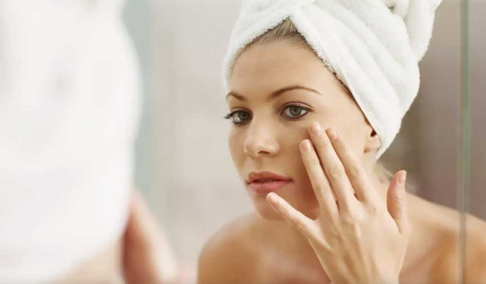 Les Secrets d'une Peau Radieuse : Guide Complet des Soins du Visage