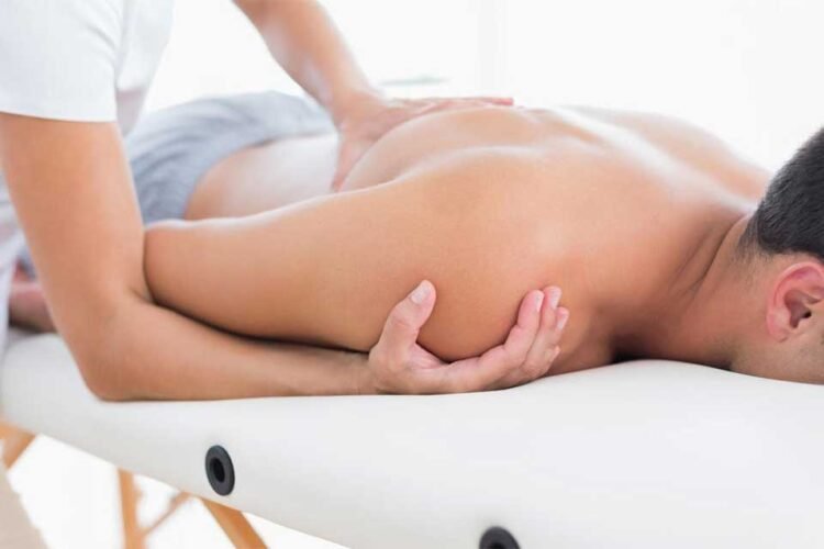 Profitez des sept bienfaits d'un massage relaxant pour votre bien-être global en visitant notre site web.